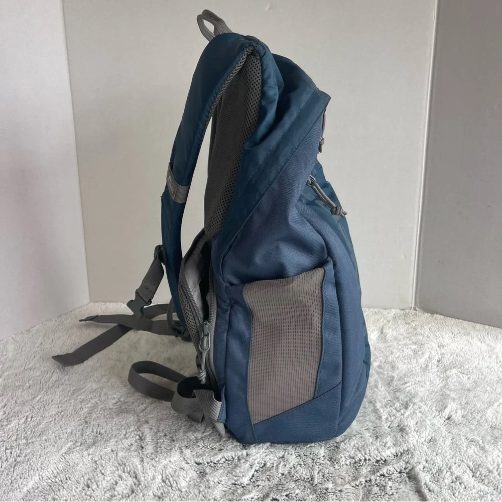 Lowepro Photo Hatchback 16L AW Backpack, blue